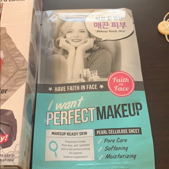 Beauty bag and face mask - Picture 2 of 6